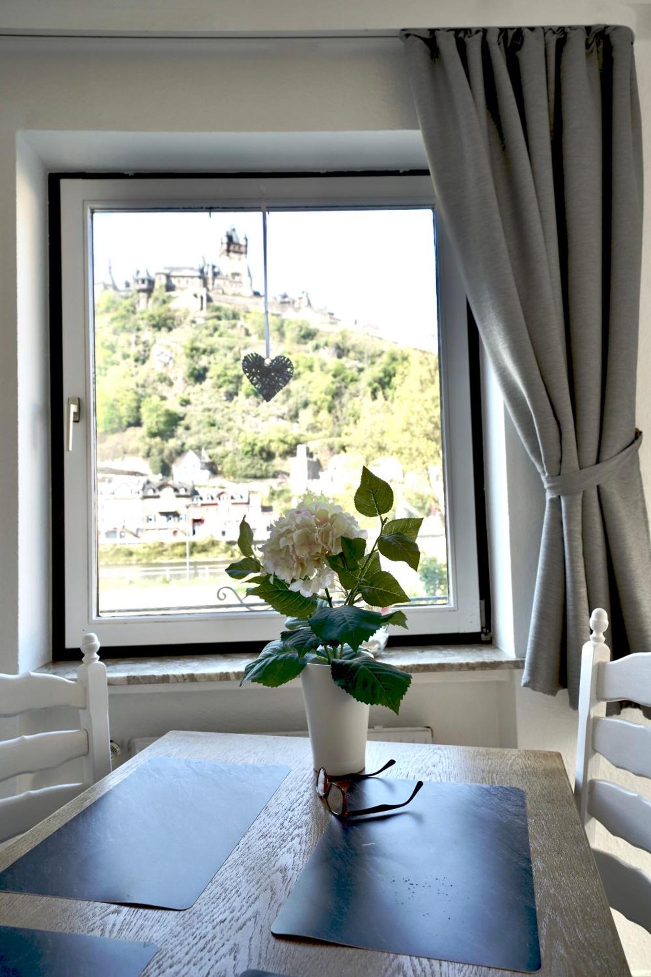 Apartments Haus Daniela Кохем Номер фото